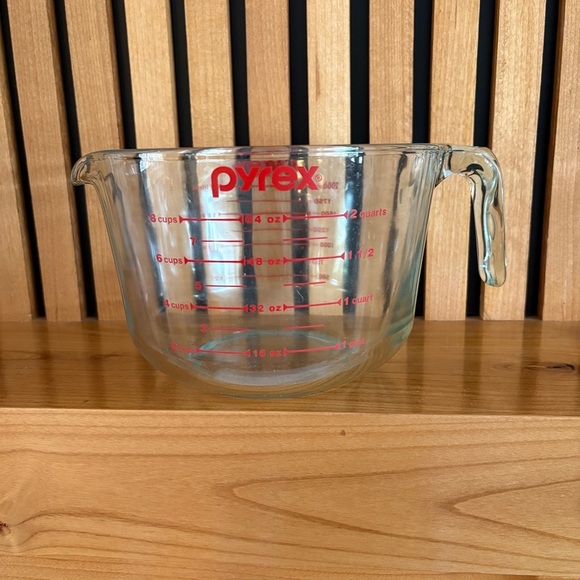 Pyrex Glass Measuring Bowl - Picture 1 of 2